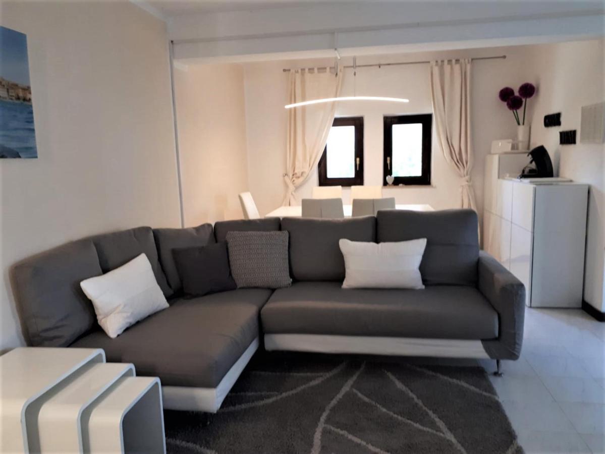 Appartamento Apartmen Relax 200 M T Beach Rovigno Esterno foto
